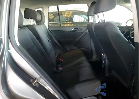 2017 Volkswagen Tiguan S z USA, uszkodzony, nr VIN WVGAV7AX7HK052408